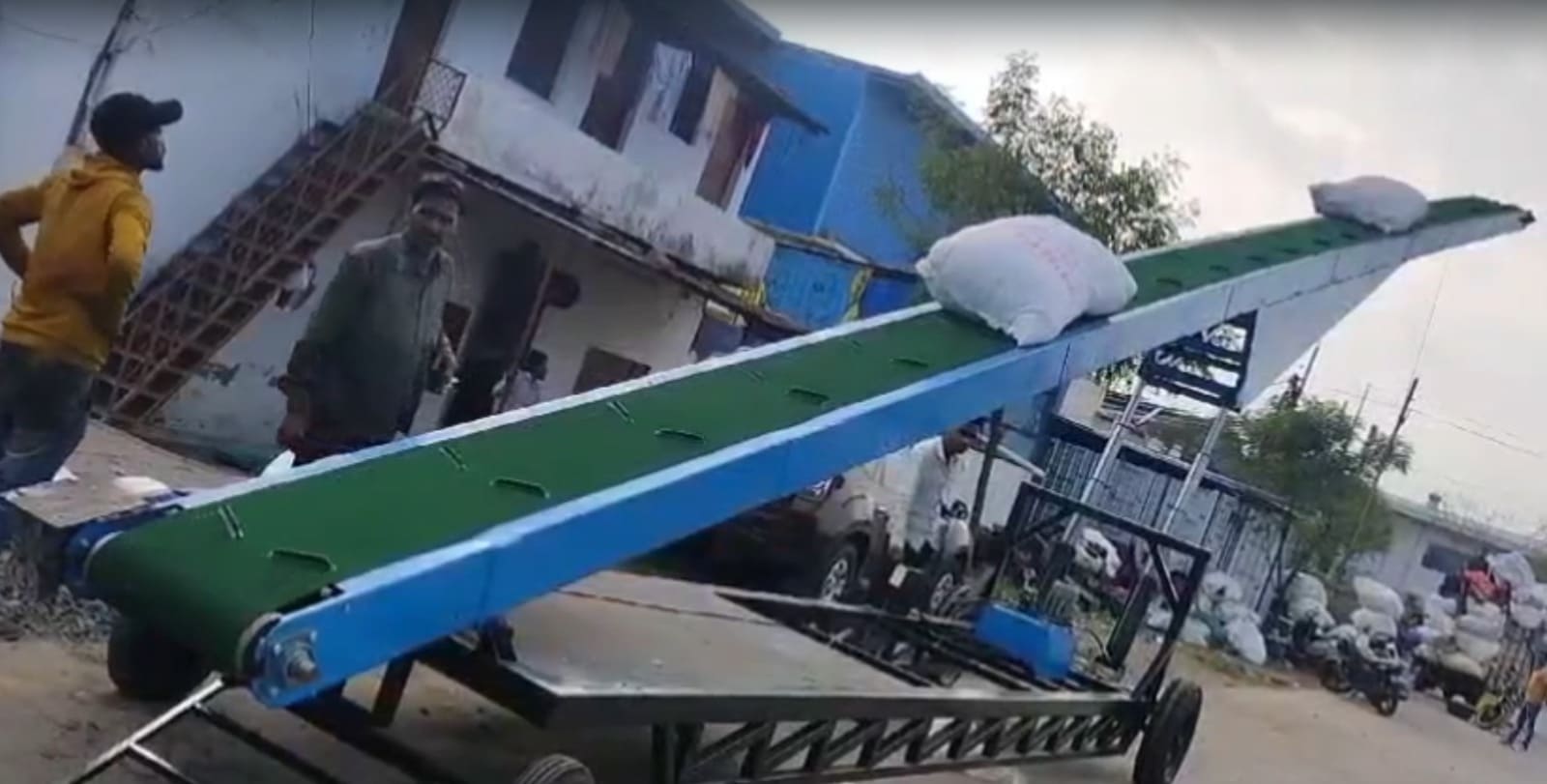 truck loading conveyor